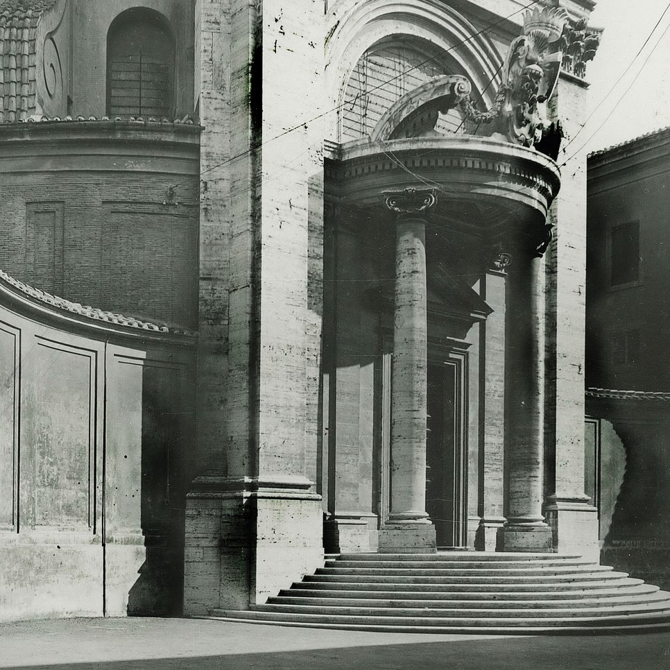 Rom, Sant'Andrea al Quirinale, Portal
