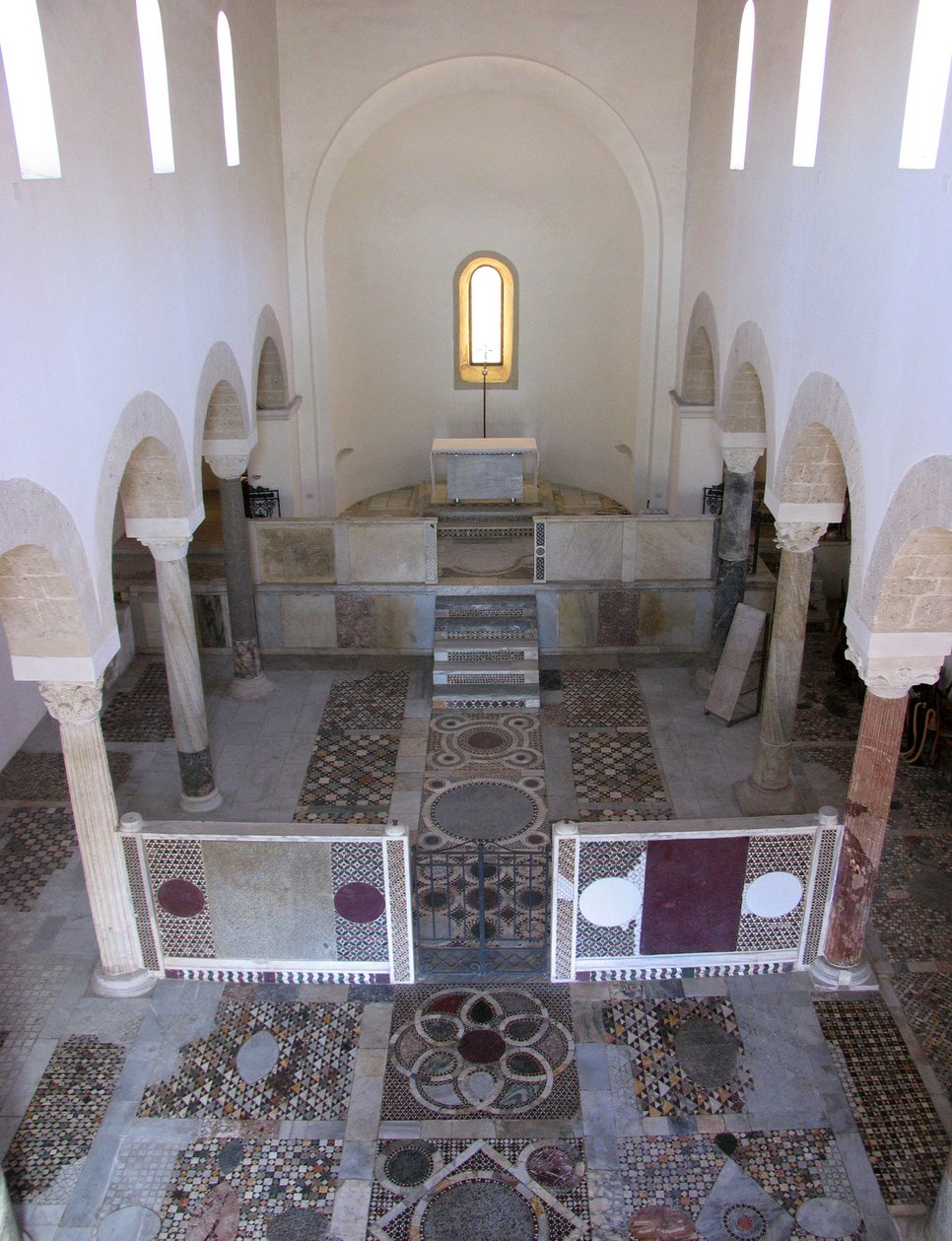 Sant'Agata de' Goti (BN), San Menna, Innenraum