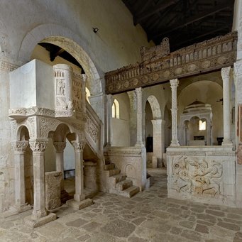 Rosciolo (AQ), Santa Maria in Valle Porclaneta, ambone and pergula © Bibliotheca Hertziana – MPI. Photographer Roberto Sigismondi Rosciolo (AQ), Santa Maria in Valle Porclaneta, ambone and pergula