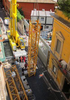 Smontaggio della gru a torre