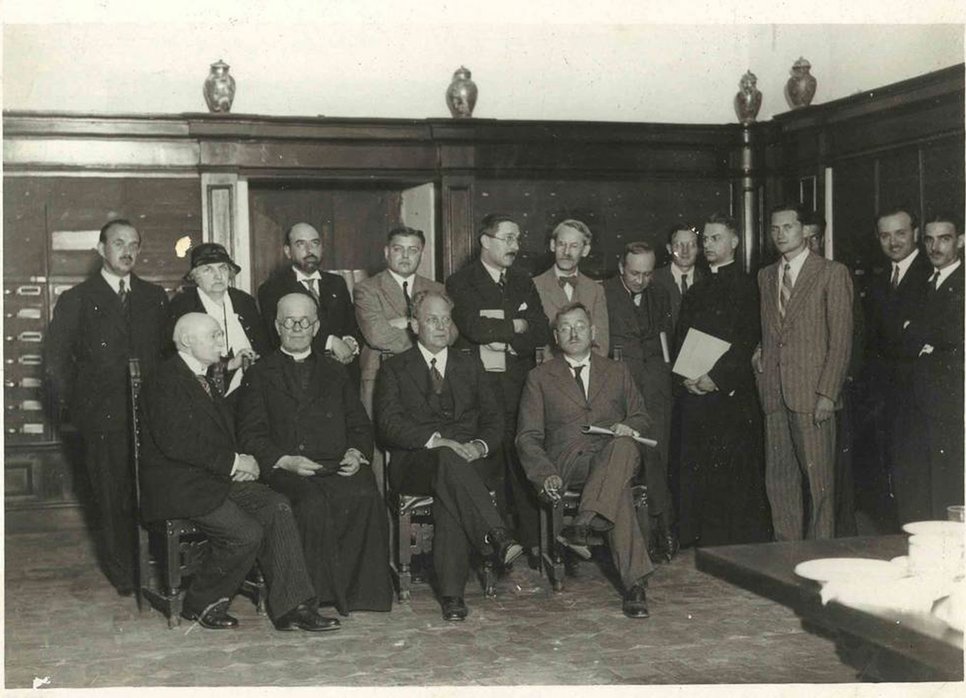 Die Direktion der diversen Forschungs- und Kulturinstitute in Rom,ca. 1930 (Archiv DHI Rom, Bestand S4, Nr. 9)