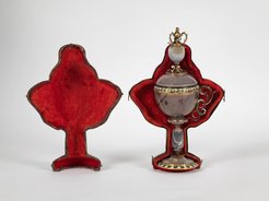 Anonymous, Case for the agate cup with one handle, seventeenth century. Madrid, Museo Nacional del Prado