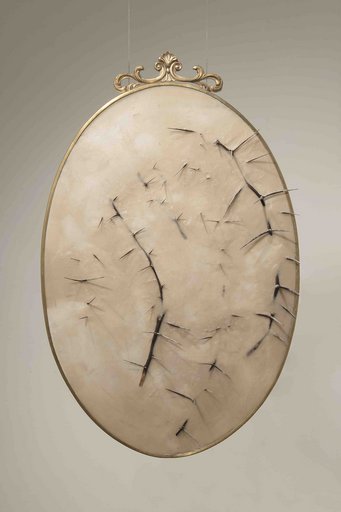 Silvia Giambrone, Mirrors, 2018, ottone, resina, cera, acacia spinosa, 100×65 cm. Su gentile concessione dell'artista Silvia Giambrone, Mirrors, 2018, ottone, resina, cera, acacia spinosa, 100×65 cm. Su gentile concessione dell'artista