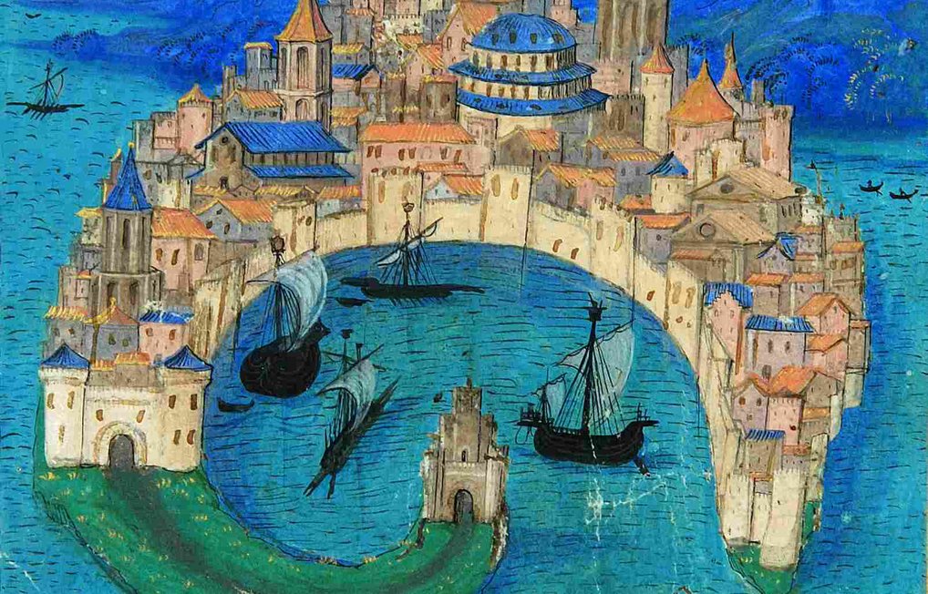 Detailreiche Darstellung einer mittelalterlichen Hafenstadt mit Segelschiffen, befestigten Mauern und Gebäuden mit blauen Dächern.