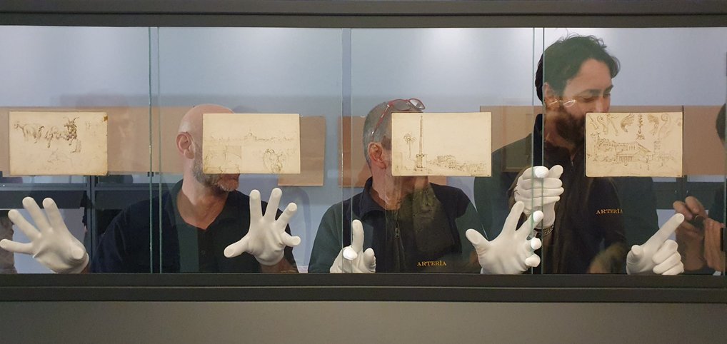 Schwebende Installation der Heemskerck-Skizzen in gläsernen Sandwich-Paneelen (foto: Tatjana Bartsch) Schwebende Installation der Heemskerck-Skizzen in gläsernen Sandwich-Paneelen (foto: Tatjana Bartsch)