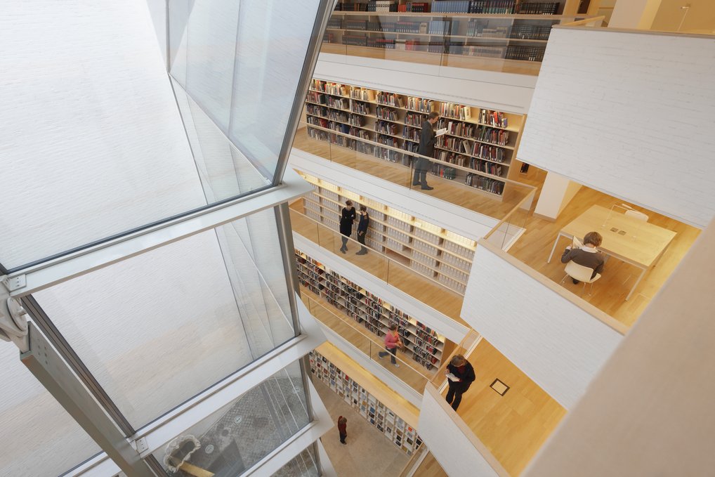 Bibliothek innen