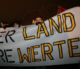 "Burocrati, buonisti, barconi": The AfD and the Lega Nord Rhetoric as Paradigm of National-Populist "Anti-Lingua" "Burocrati, buonisti, barconi": The AfD and the Lega Nord Rhetoric as Paradigm of National-Populist "Anti-Lingua"