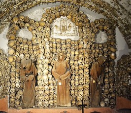 Altruistic Desire and Self-Abnegation in the Crypts of Santa Maria della Concezione Altruistic Desire and Self-Abnegation in the Crypts of Santa Maria della Concezione