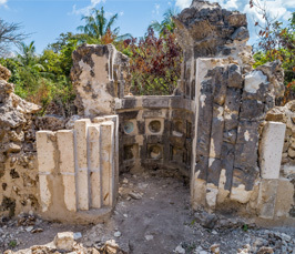 "Potentially the Pompeii of East Africa": Histories of Archaeology, Colonialism, and Tourism in East African Stone Towns "Potentially the Pompeii of East Africa": Histories of Archaeology, Colonialism, and Tourism in East African Stone Towns