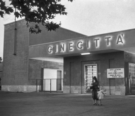Scenographies of Surveillance. The British Intelligence at Cinecittà, 1944-45 Scenographies of Surveillance. The British Intelligence at Cinecittà, 1944-45