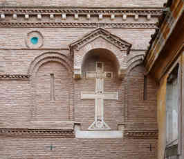 Das wahre Kreuz in Rom und die Inszenierung von Reliquien in Architektur und Stadtraum: Santa Croce in Gerusalemme Das wahre Kreuz in Rom und die Inszenierung von Reliquien in Architektur und Stadtraum: Santa Croce in Gerusalemme