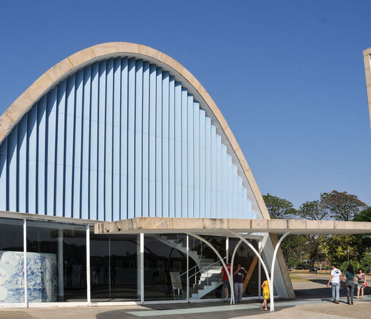 Neobaroque Modern: Oscar Niemeyer and the Construction of a Brazilian Identity